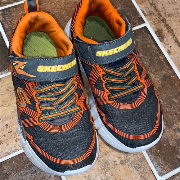 sketchers boys shoes